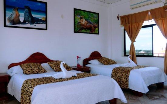 Hostal Sandrita Puerto Villamil Extérieur photo
