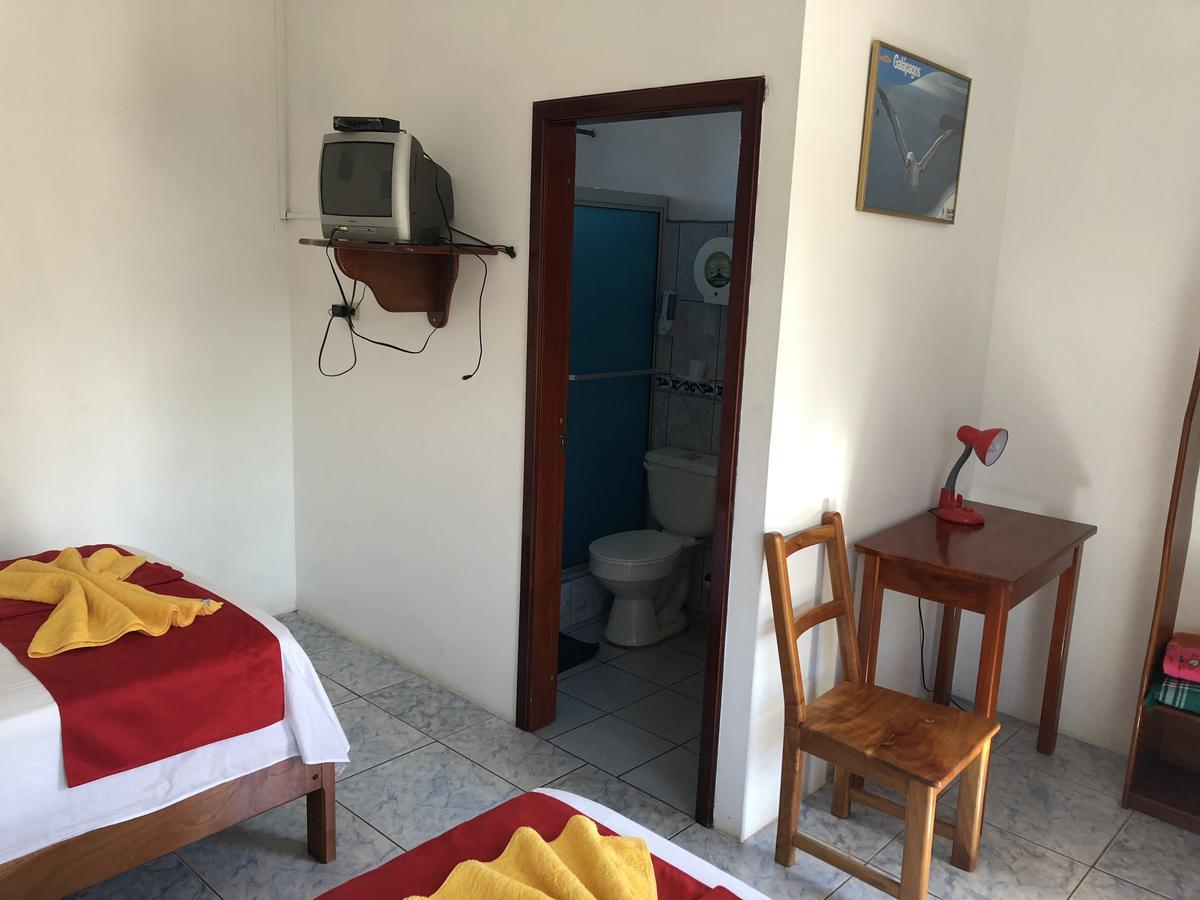 Hostal Sandrita Puerto Villamil Extérieur photo
