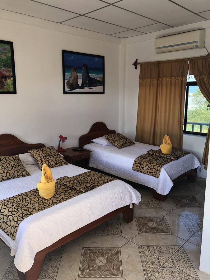 Hostal Sandrita Puerto Villamil Extérieur photo